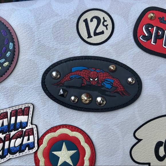 Host Pick Coach MARVEL Captain America Spiderman - Picture 8 of 15